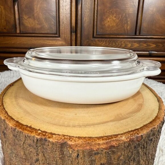 Vintage CorningWare Oval 14oz Handled Baker with Pyrex Handled Glass Lid - Picture 5 of 14